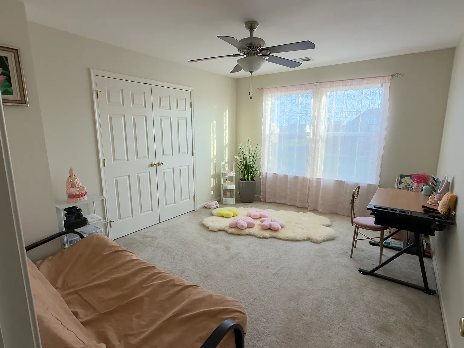 4 bed, 3192 sqft, $1,050 — Photo 3