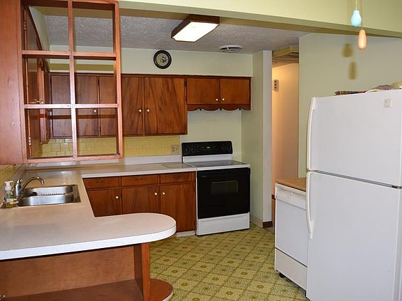 4th image of 359 Washington Ave