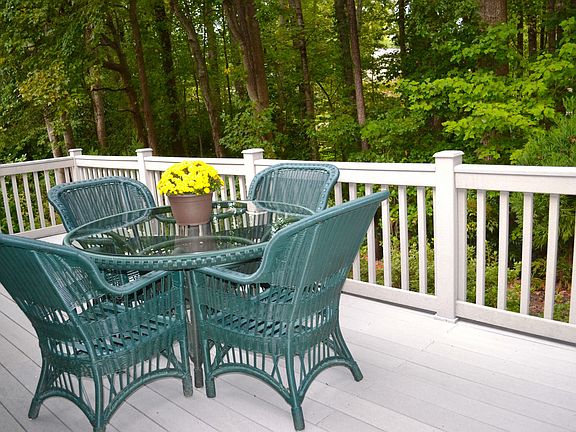 Private Deck 