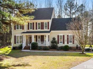 2800 Hunters Cove Ct, Zebulon, NC 27597