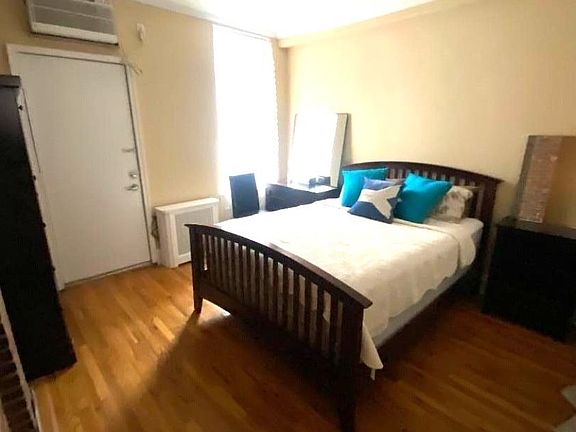 4th image of 208 Washington St APT 2A