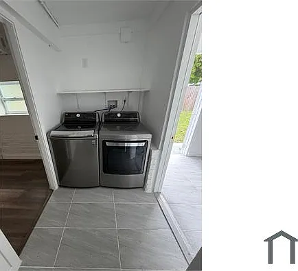 2620 NE 7th Ter — Photo 14