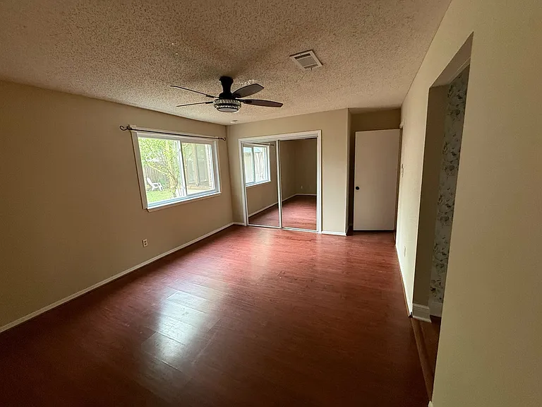 4310 Stallion Brook Ln — Photo 8