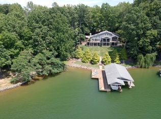 200 Lake Pine Dr, Moneta, VA 24121