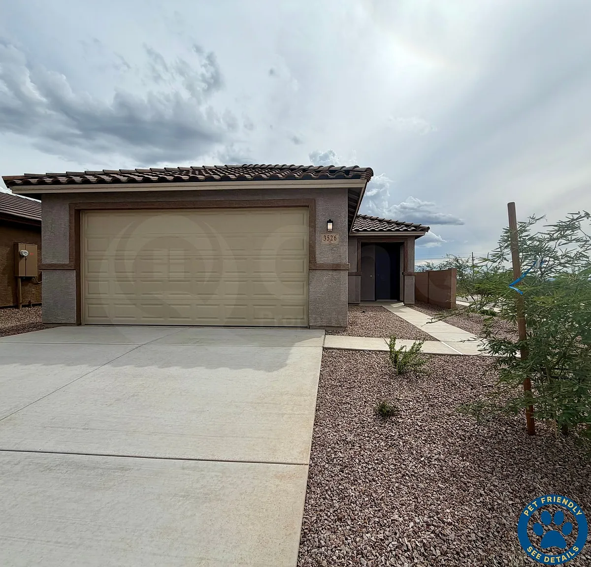 3 bed, 2.0 bath, 1262 sqft, $2,000 — Photo 1