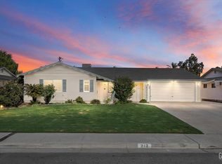 212 River Oaks Dr, Bakersfield, CA