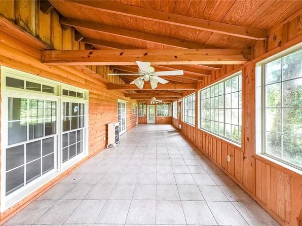 10072 Henderson Mountain Rd, Fairmount, GA 30139