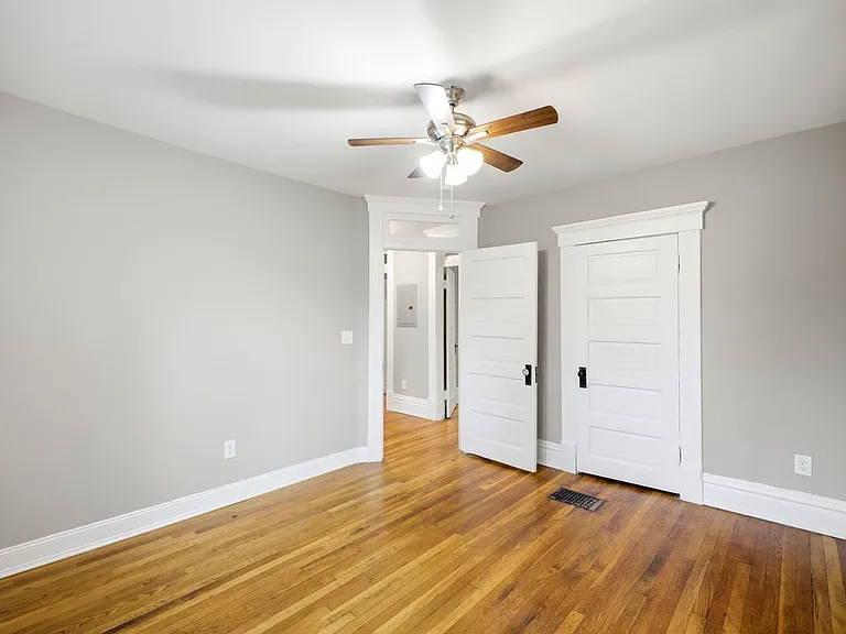 342 Taylor Ave — Photo 3