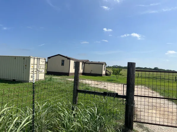 2100 Valley Way Dr, Maxwell, TX 78656
