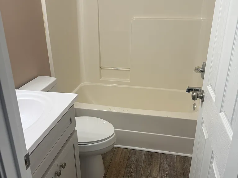 1512 Main St E #B — Photo 1