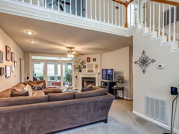 4th image of 228 Riverbend Dr