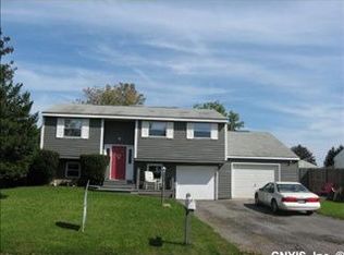 4256 Amblewood Ln, Clay, NY 13041