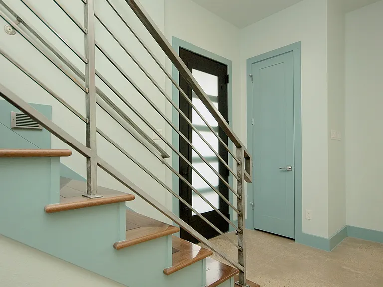 306 Franklin Blvd — Photo 25