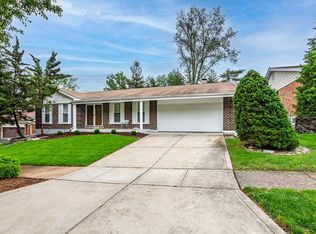 5024 Peyton Place Ct, Saint Louis, MO 63128