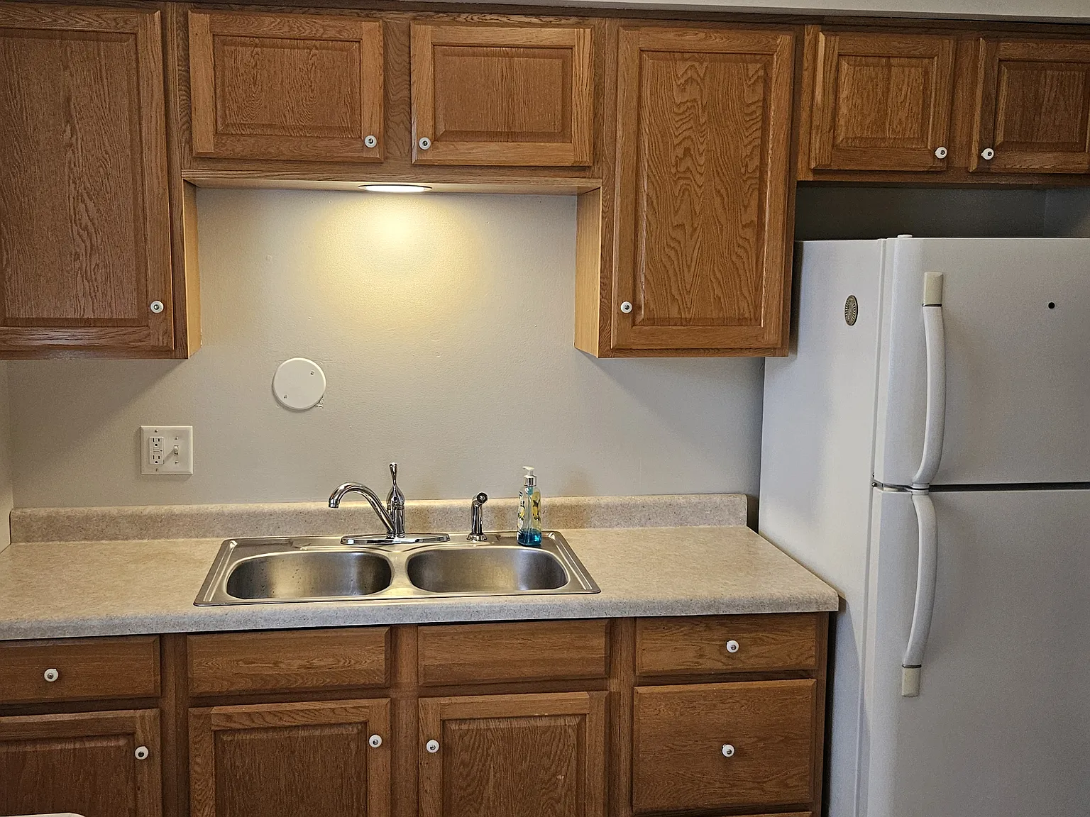 2 bed, 737 sqft, $1,550 — Photo 2