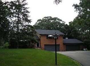 4026 Blackhawk Rd, Eagan, MN 55122