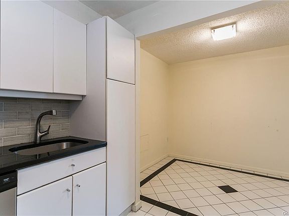 4th image of 400 High Point Dr APT 101