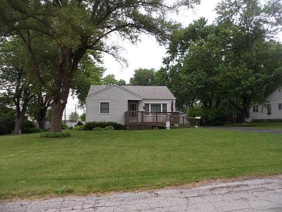 2nd image of 2306 W 82nd Pl
