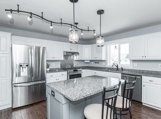 412 Lakewood Ln NW, Rochester, MN 55901