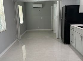 4671 Sunset Ln, West Palm Beach, FL