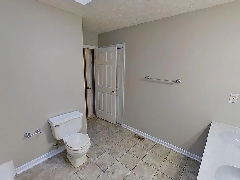 5911 Herring Ct — Photo 37