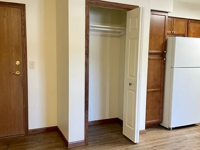 4910 Coventry Ct — Photo 11