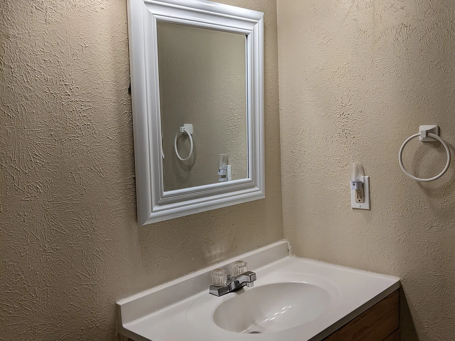 1 bed, 650 sqft, $945 — Photo 3