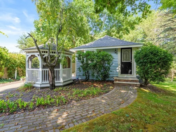 808 Main St, Concord, MA 01742