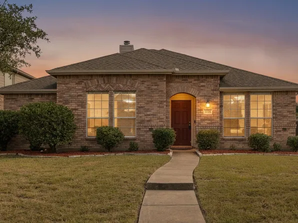 1328 Marvin Gdns, Lancaster, TX 75134