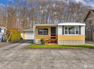 7458 Sunset Dr, Blaine, WA 98230