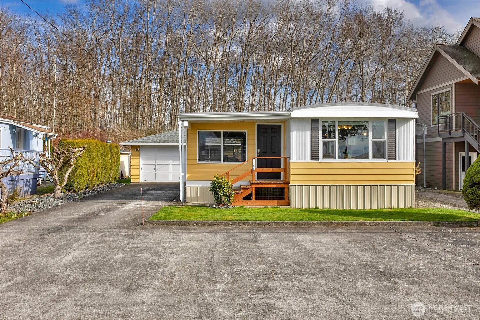 7458 Sunset Drive photo 1
