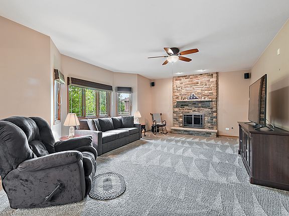 5th image of 11536 Amhearst Ct