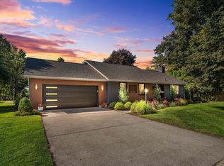 400 Barber St, Spring Lake, MI 49456