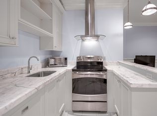 2316 Lawson Ave, West Vancouver, BC V7V2E6