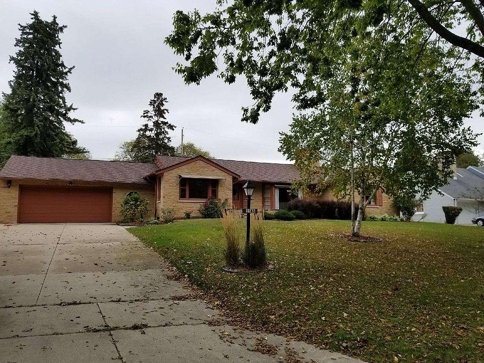 1st image of 2366 N Menomonee River Pkwy