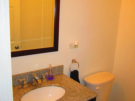 5th image of 458 W 45th Pl #1F