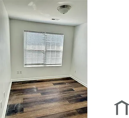 3 bed, 1384 sqft, $1,900 — Photo 2