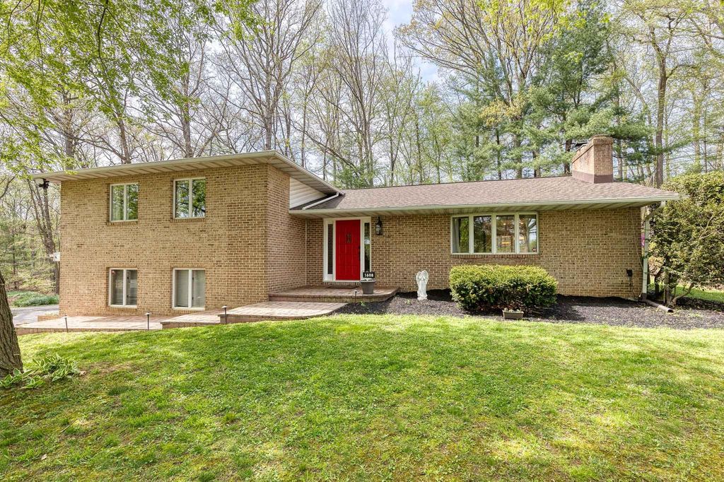 1608 Weyburn Rd, Baltimore, MD 21237