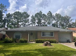 206 Foxbriar Ct, Slidell, LA 70461