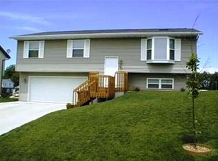 527 W Plymouth St, Jefferson, WI 53549