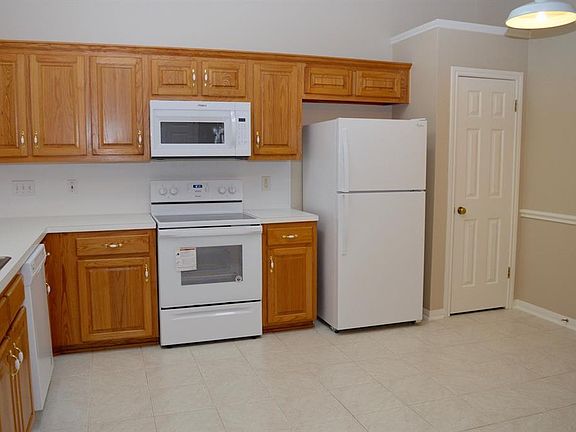 5th image of 923 E Hampton Dr