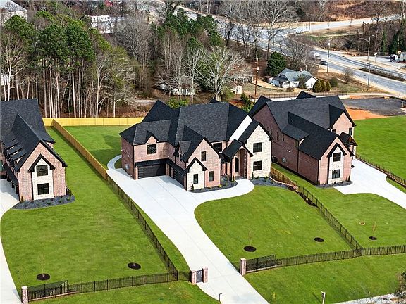 3rd image of 405 Thunder Rd