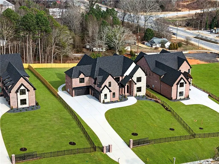 405 Thunder Rd — Photo 4