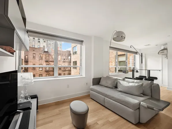 432 West 52nd Street image 2 of 8