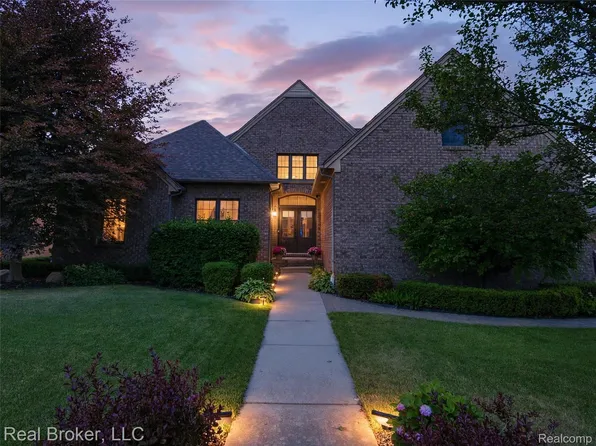 53397 Zachary Dr, Chesterfield, MI 48047