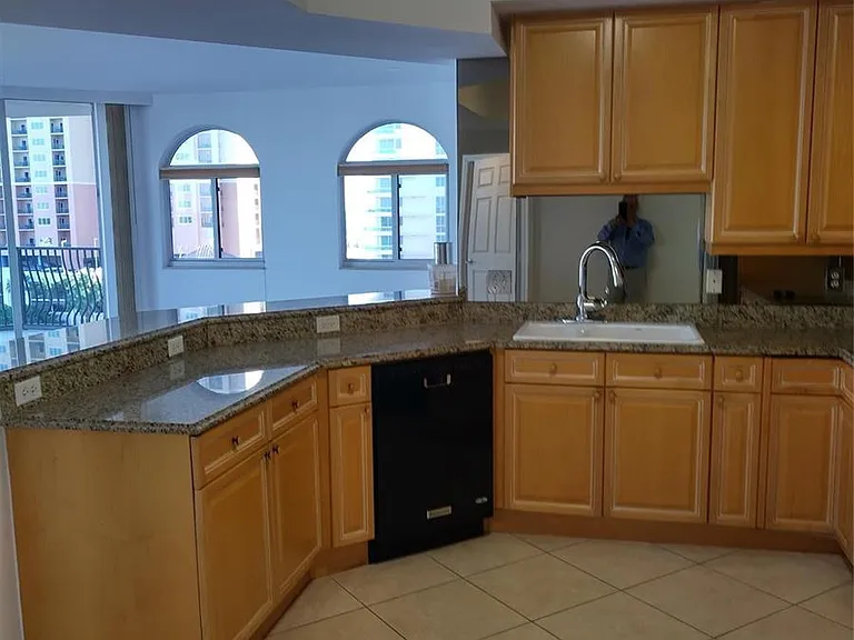 100 S Birch Rd #1005D — Photo 5