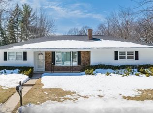 1725 Beaver Dam Dr, Green Bay, WI 54304