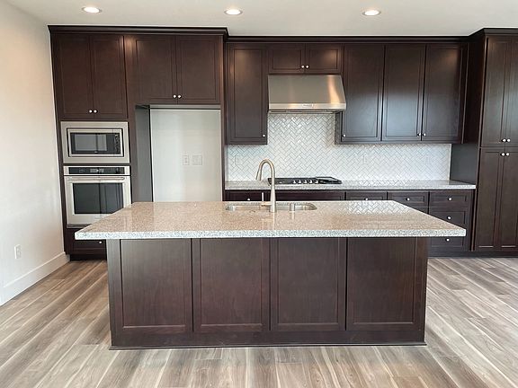 Bergamo Homesite 25 Kitchen