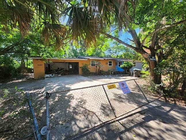 1st image of 1127 Robinson Ave