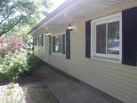 3rd image of 3132 Knight Dr